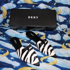 DKNY Ali Mule Flats Size 8.5